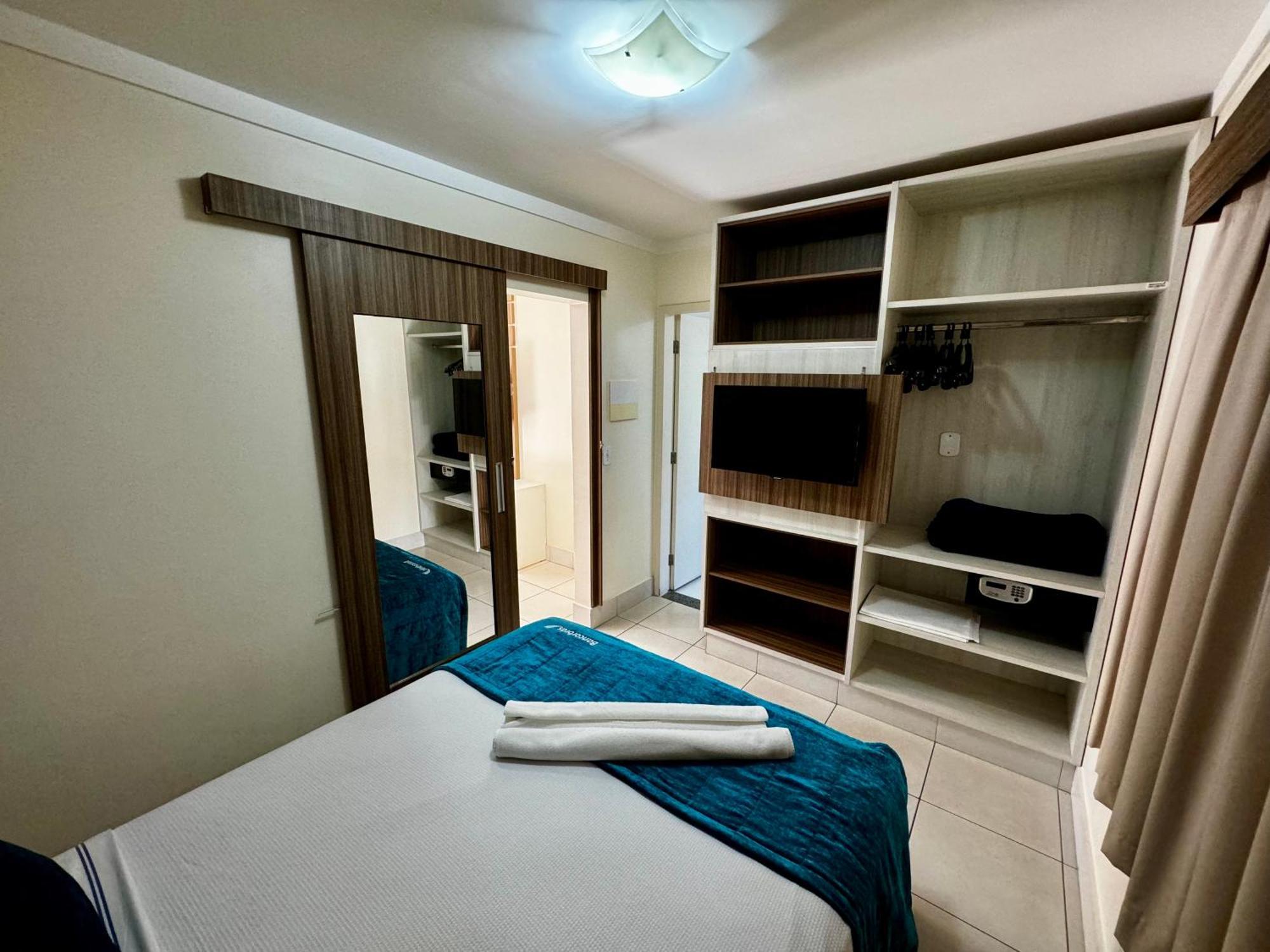 Di Roma Lacqua Caldas Novas Park 24H, Com Roupas De Cama E Banho 部屋 写真